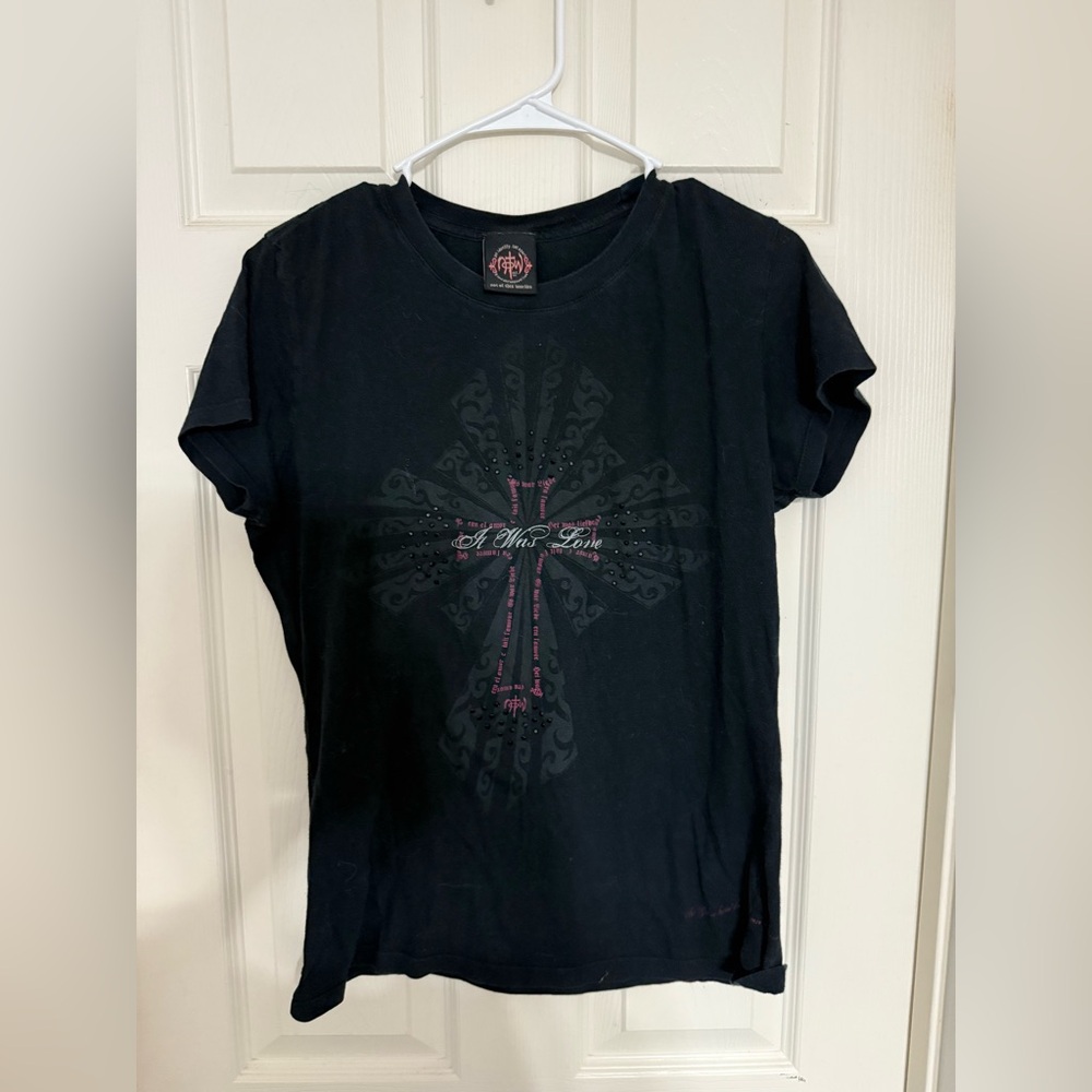 Y2K @Not of this world” {NOTW} Black Women’s Medium Graphic Muscle Tee